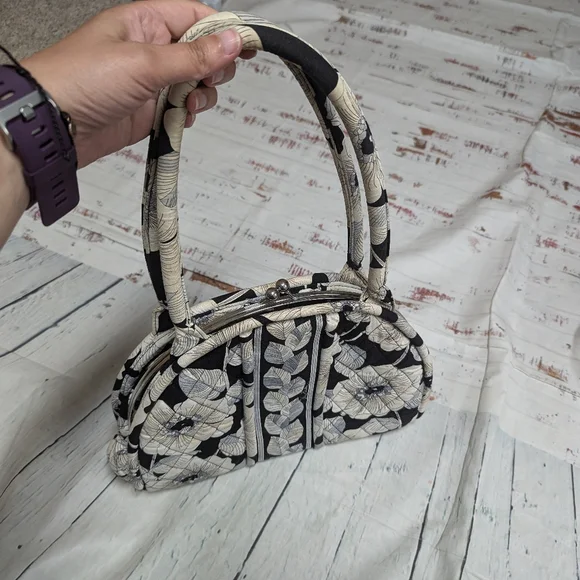 Vera Bradley kiss clasp retired print handbag - Picture 3 of 7